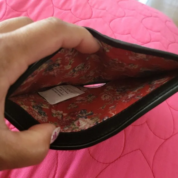 Gucci Black and Green Key Card Holder with Signature GG Logo - Picture 5 of 5